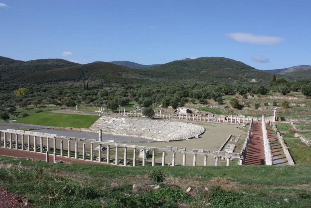 Discovering Messinia: 5 unmissable hidden spots only reachable by car 8 car
